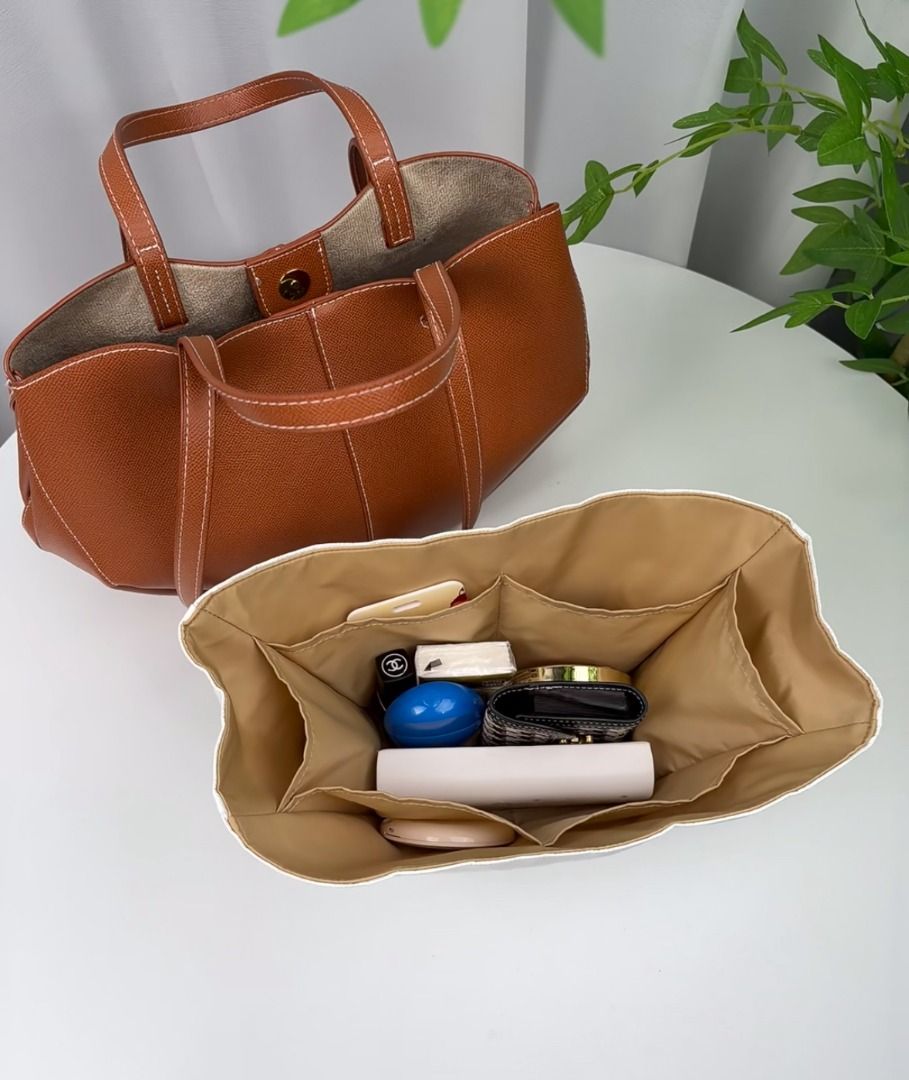 polen cognac (Category: Purses & Pouches) located in Quezon City. Submitted by japanandsingaporeluxepreloved (Listing ID 1466771113, Image 3). Description: .