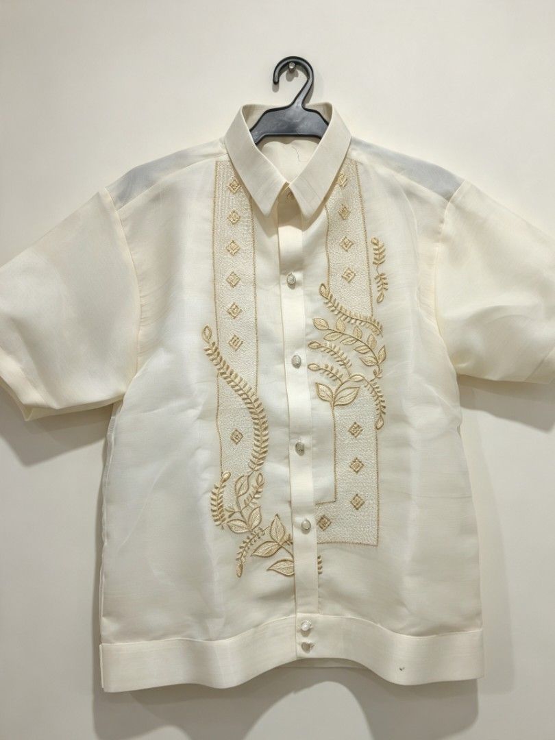 POLO JACK available in SMALL MEDIUM & LARGE (Category: Formal Shirts) located in Lumban. Submitted by barongnicia (Listing ID 1466727684, Image 2). Description: What you're getting: 100% Brand New & Unworn Premium quality Filipino Barongs Perfect fit ready to wear These are from confirmed customer orders that were cancelled never worn, still in original packaging & perfect condition! Same great quality, just extra pieces we'd love to find new hom