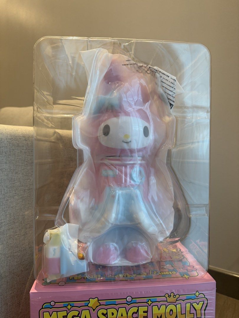 POP MART Mega Space Molly Sanrio My Melody (Category: Designer & Blind Box Toys) located in Guiguinto. Submitted by jnkzpt (Listing ID 1466624771, Image 1). Description: Mega Space Molly Sanrio My Melody Malinis & No dents yung box RTS 📦.