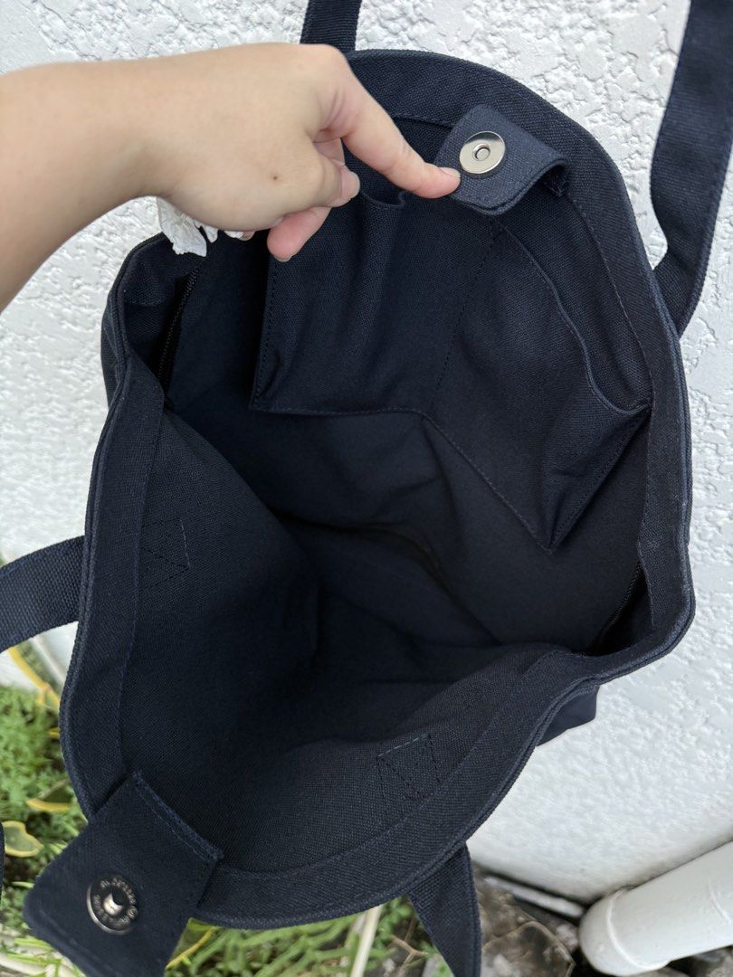 Brand New Powerplant Bag (Category: Shoulder Bags) located in Manila. Submitted by cheapful (Listing ID 1466657802, Image 3). Description: Brand new Powerplant merchandise Colors: Navy blue and Khaki P500 each.
