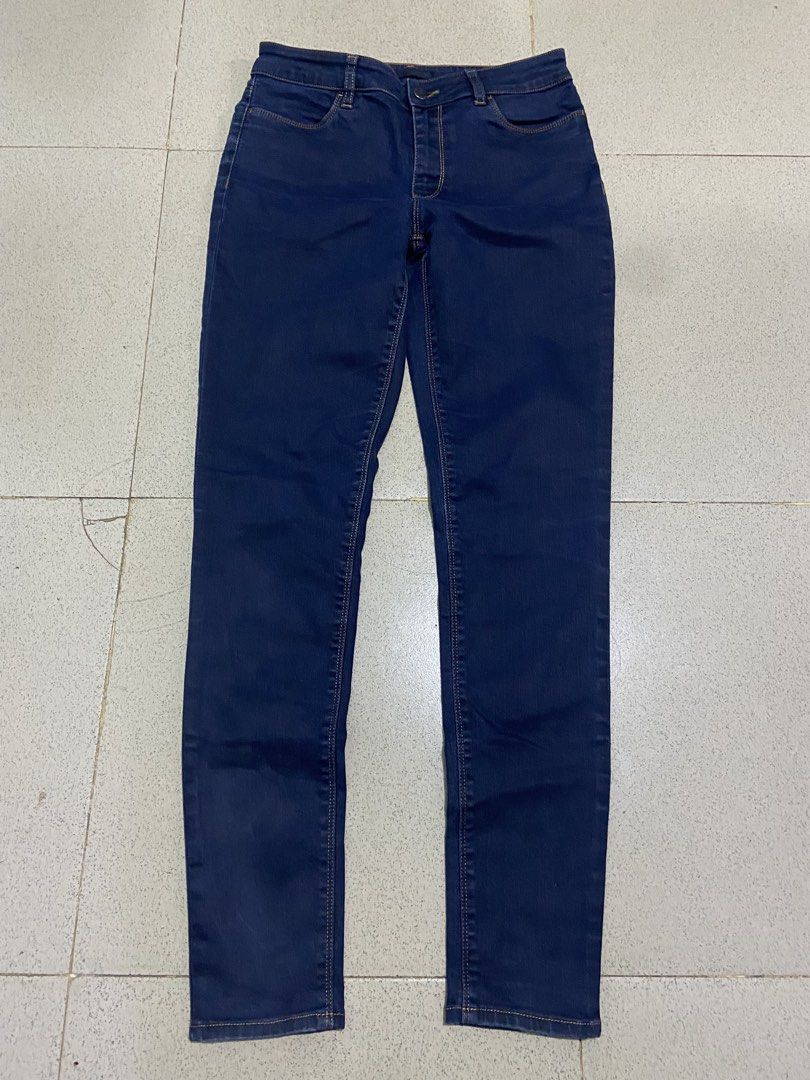 PRADA SLIMFIT JEANS (Category: Jeans) located in Bulacan. Submitted by rrthrifts (Listing ID 1466672845, Image 1). Description: VERY GOOD CONDITION OR BETTER SIZE 29 ON TAG NO HARD ISSUE 999PHP PLUS SHIPPING FEE ONLY.