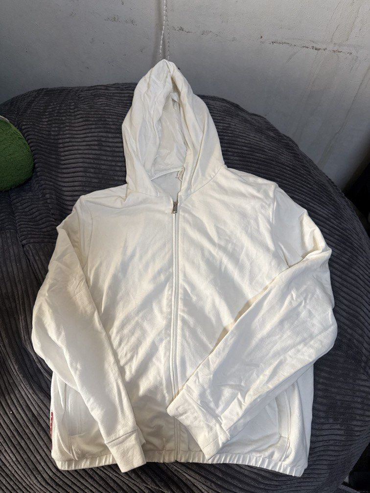 PRADA WHITE UNISWX HOODIE JACKET (Category: Family Planning) located in Angeles City. Submitted by migs_font29 (Listing ID 1466770707, Image 1). Description: SMALL-MEDIUM SIZE.