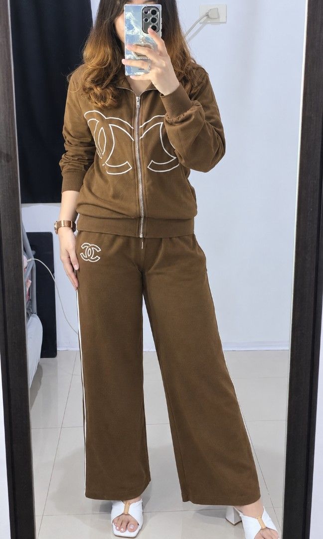 Preloved Casual Jacket Sweat Pants Terno Set Coords (Category: Sets or Coordinates) located in Quezon City. Submitted by niceprelovedstuffsymc (Listing ID 1466593082, Image 2). Description: .