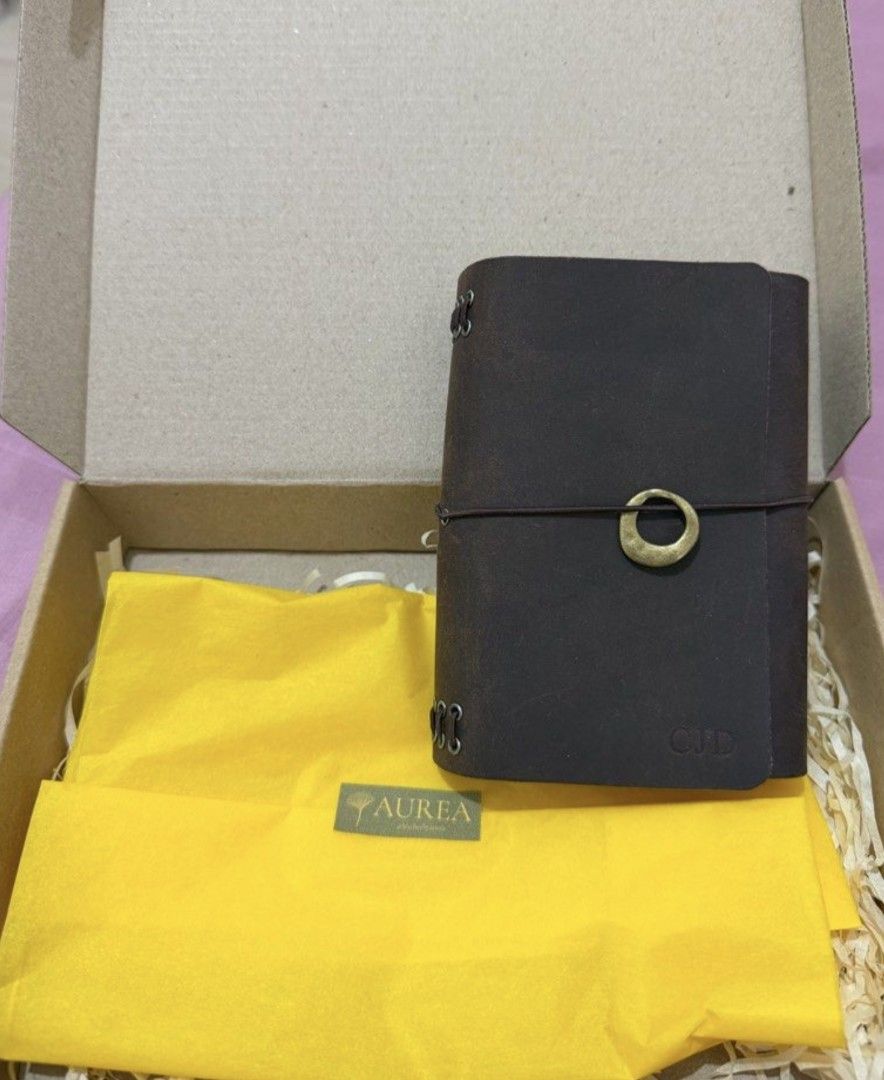 Preloved Leather by Aurea Trifold leather folio - pls read (Category: Stationery & School Supplies) located in Muntinlupa City. Submitted by jewel7070 (Listing ID 1466595934, Image 1). Description: - Brand: Leather by Aurea (passport size) - Material: Crazy horse leather - with CJD initials stamped on bottom right corner (it can be covered) - Condition: very lightly used - rfs: decluttering - brand new of this on the same shop costs almost 1k. th