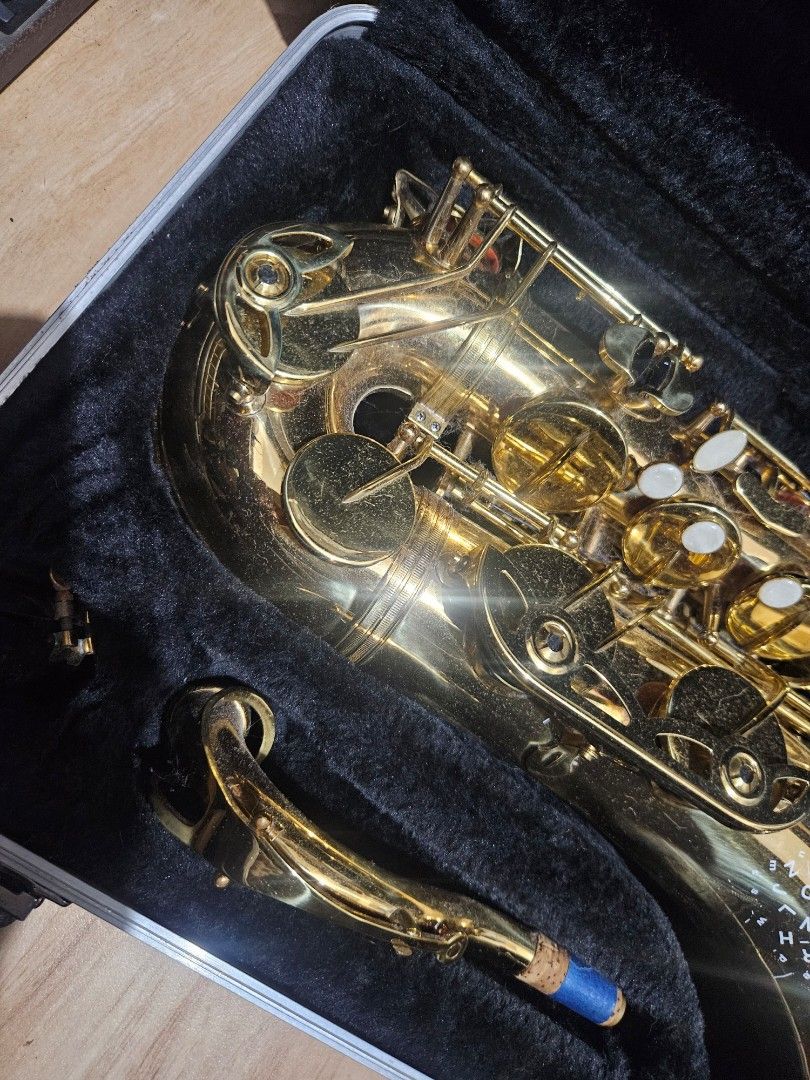 Premiere Tenor Saxophone with Hard Case (Category: Musical Instruments) located in Naga. Submitted by pacific_brent (Listing ID 1466640789, Image 2). Description: tenor saxophone Beautifully engraved bell area with decorative patterns and custom lettering stickers for students and intermediate players low G growling, might need repadding .