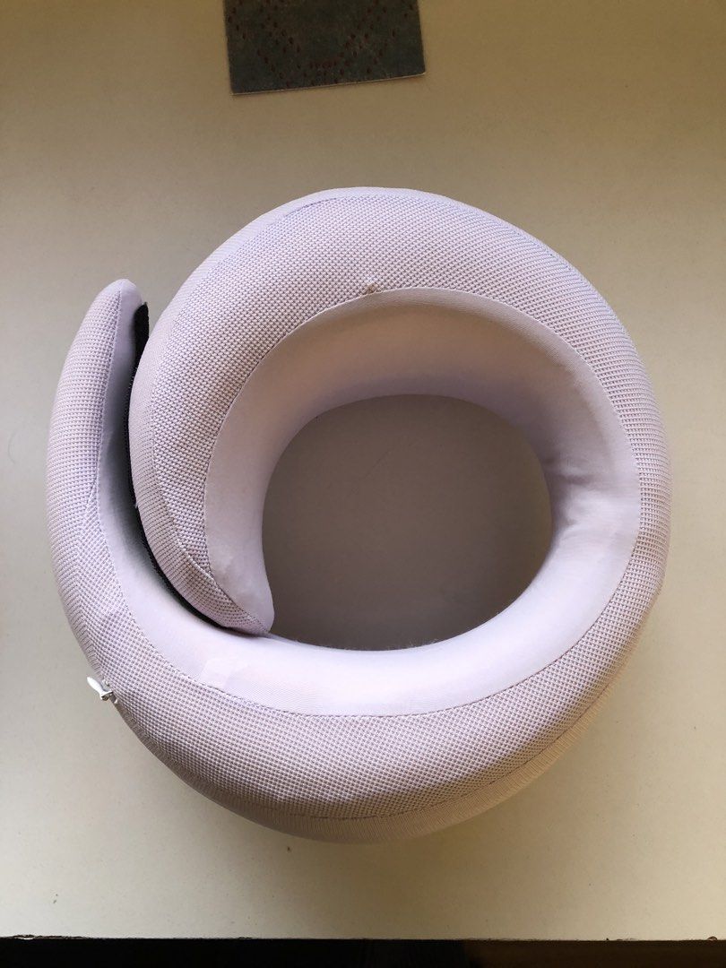 Premium Foldable Packable Neck Pillow (Category: Travel Essentials & Accessories) located in Manila. Submitted by picklerick_collects (Listing ID 1466770173, Image 2). Description: Retailed for 1.5k RFS ( Need Cash ).
