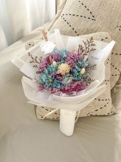 Simple Preserved Flower Bouquet Carnation, Hobbies & Lifestyle, Flowers ...