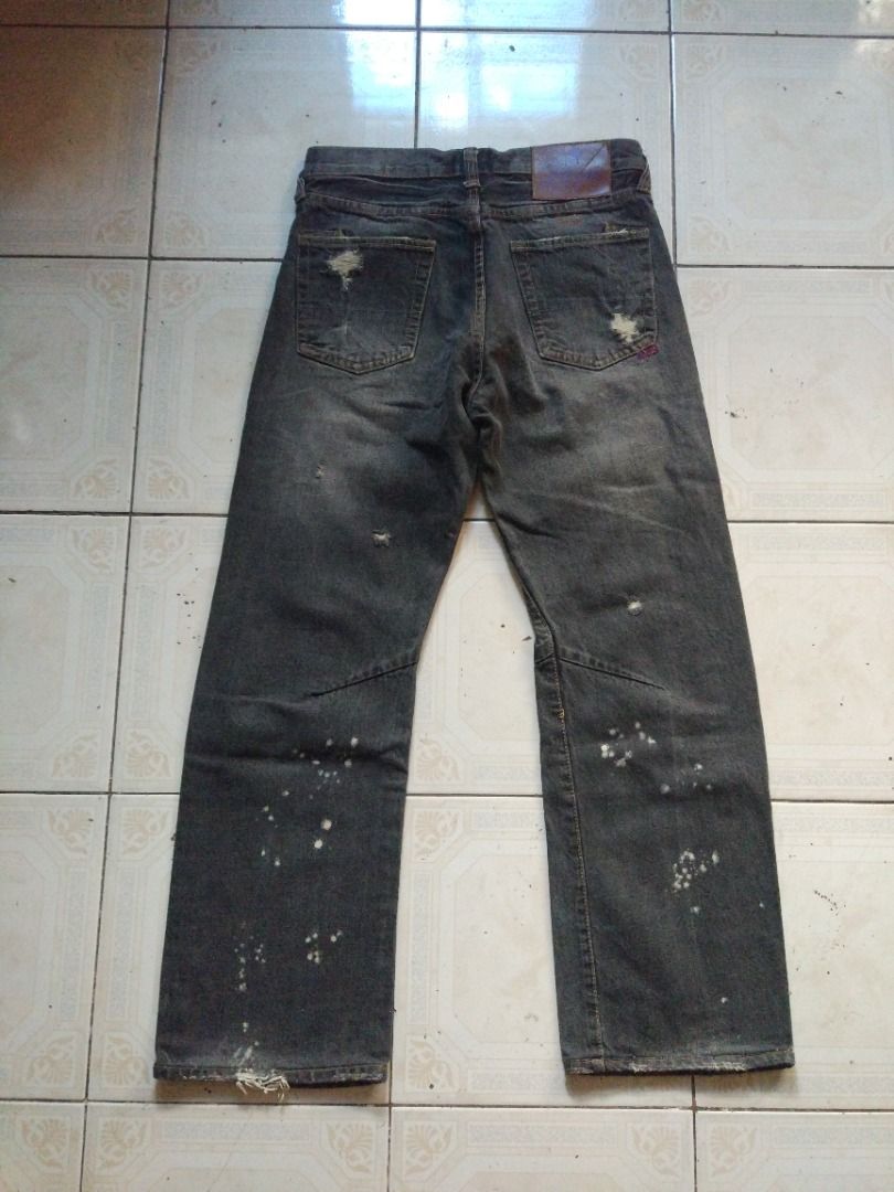 PRPS Distressed Jean 31 actual (Category: Jeans) located in Pasay City. Submitted by denimdude.ph (Listing ID 1466620050, Image 2). Description: factory distressing, last pics.
