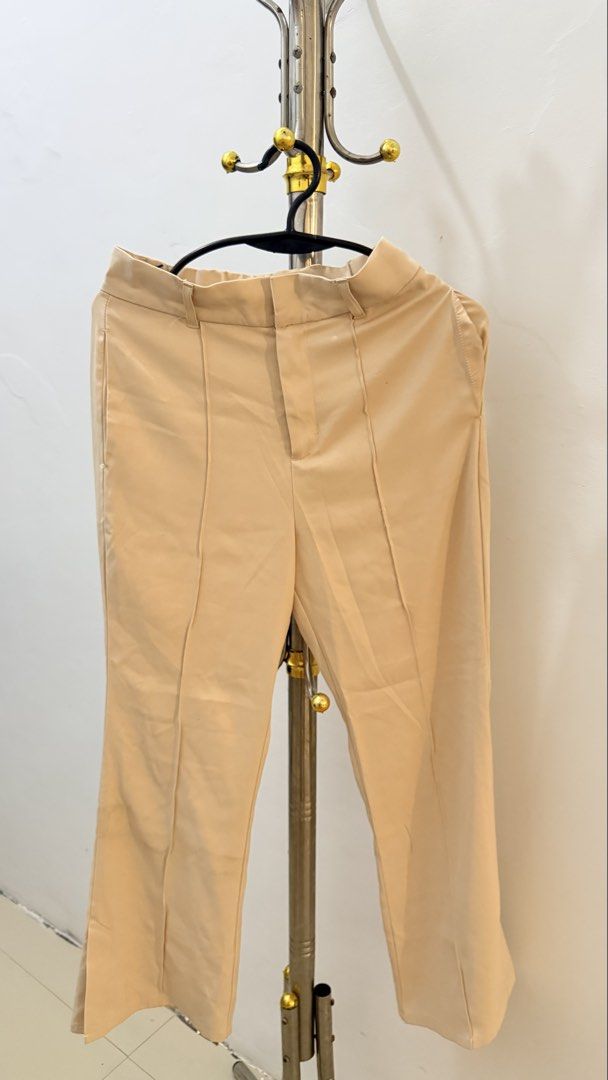 Pull & Bear Denim Skirt Size 26 S (Category: Skirts) located in Manila. Submitted by laxamanapa81165 (Listing ID 1466570219, Image 1). Description: Pull & Bear denim skirt in light wash blue. Size 26 EUR S MEX. Button front closure with metal buttons. Distressed details with ripped patches and frayed hems. Classic five pocket design. Tag intact..