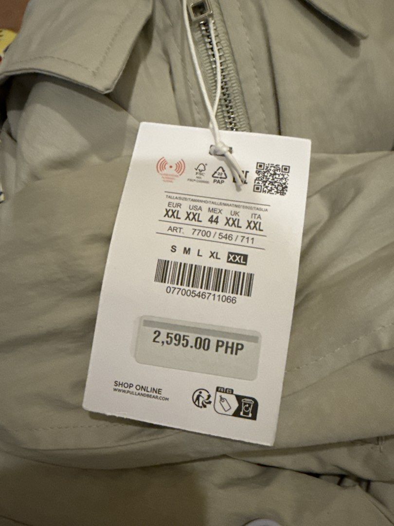 PULL AND BEAR Mens Lightweight Jacket (XL) (Category: Coats, Jackets and Outerwear) located in Quezon City. Submitted by michaelacd (Listing ID 1466595164, Image 3). Description: PULL & BEAR Mens Lightweight Jacket Available sizes: L, XL and XXL - brand new with tag - bought for 2,595 - missed the return window 🥺.