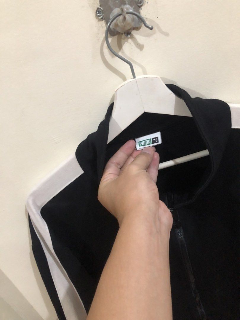 Puma Black Jacket (Category: Coats, Jackets and Outerwear) located in Oas. Submitted by alithrifthunter (Listing ID 1466771254, Image 3). Description: .