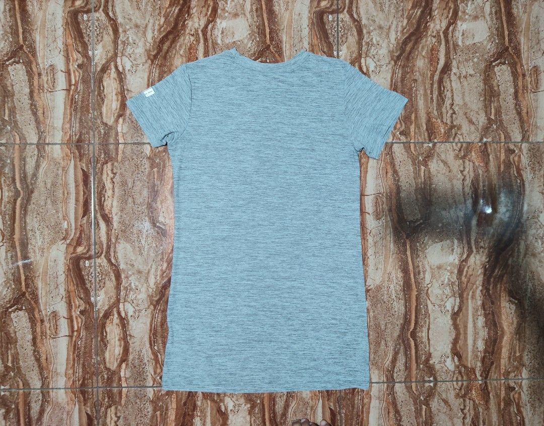 Puma Quickdry Shirt (Category: Activewear) located in General Santos City (Dadiangas). Submitted by alfredanth42291 (Listing ID 1466610489, Image 2). Description: PUMA QUICKDRY SHIRT grey womens XS-S (W-16.25 L-27.5) -stretchable -92% polyester -8% polyurethane ✓✓excellent condition 235 #sports #outdoor #pickleball.