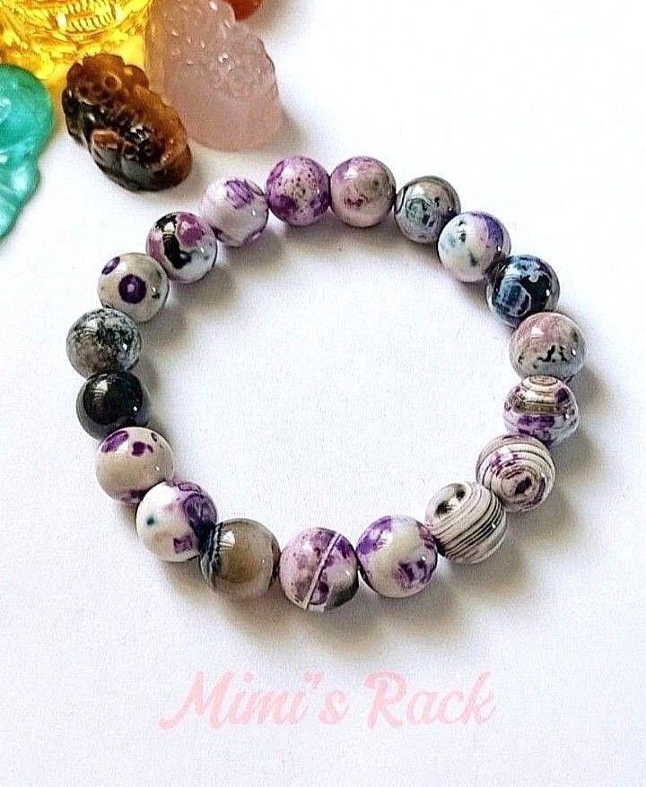 PURPLE ANCIENT CELLAR AGATE STONE BRACELET (Category: Bracelets) located in Taguig. Submitted by mimisrack (Listing ID 1466758922, Image 3). Description: 💜Vintage tones. Natural beauty. 🛡️ Protection & grounding – traditionally associated with stability, security, and protective energy. 🧘‍♀️ Calmness & emotional balance – linked with inner peace, patience, and emotional harmony. 🔮 Intuition & wisdom – the purple tone is often symbolically ass