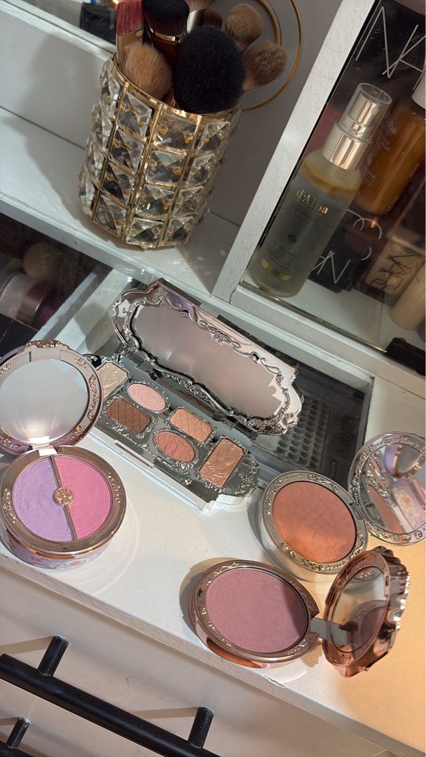 PWEDE IBUNDLE (Category: Makeup) located in Candaba. Submitted by airamaeten73900 (Listing ID 1466717808, Image 3). Description: .
