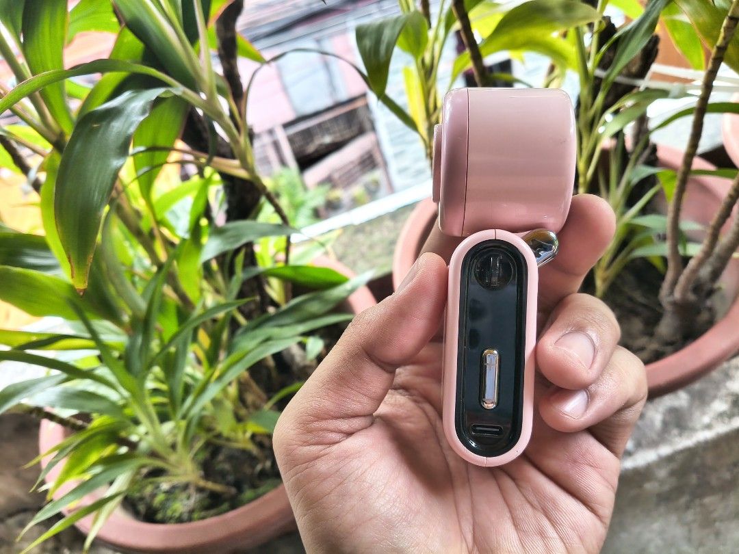 QUALITY MINI FAN (Category: Fans) located in Manila. Submitted by sepjidawn (Listing ID 1466631301, Image 2). Description: QUALITY MINI FAN condition; 9/10 PINK ⏹️PRICE; 199 🟡avidus f20 mini turbo fan cute size sya pero malakas hangin nya and na titiklop sya 🟡complete set 🟡crispy button and may signs of usage na sya pero overall napaka ganda nya tlga ang gaan nya lng pde ilagay sa bulsa cute size kasi 🟡may lanyard yan pde mo isabit 🟡overall 