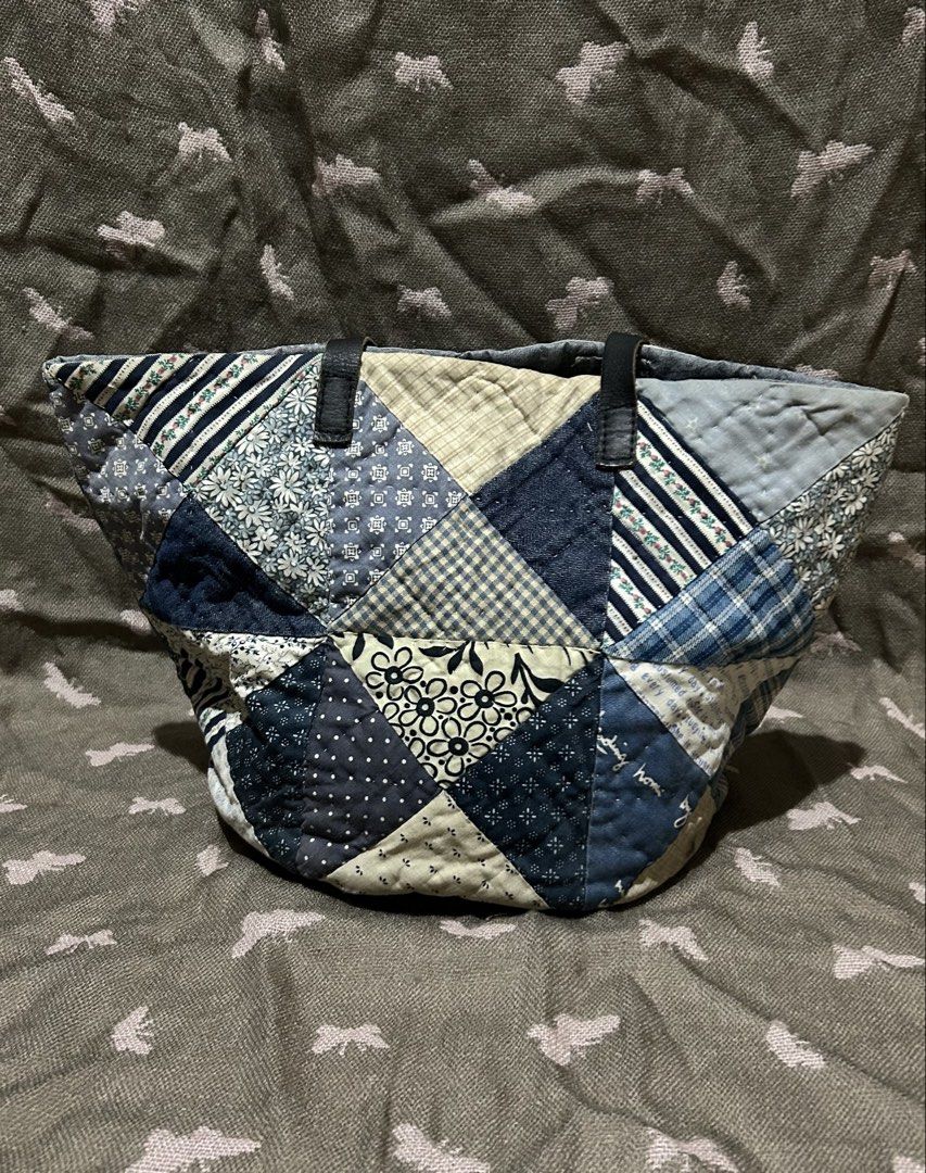 Quilted Patchwork Tote Bag Blue Denim Leather Straps (Category: Tote Bags) located in Dagupan City. Submitted by matchaisinlove (Listing ID 1466747778, Image 3). Description: ‎╭──────────˙ . ꒷ 🍵 . 𖦹˙─╮ MINE:₱99 (first to pay) ‎╰─˙ . ꒷ 🍵 . 𖦹˙──────────╯ brand: n flaw: n size: check pic 𝓶𝓸𝓭: 𝙹𝙽𝚃 𝓶𝓸𝓹: 𝚐𝚌𝚊𝚜𝚑 — Read my RULES! — thrifted so pls do manage your expectations. ❗no return & cancellation. 🌷feel free to pm me! 📍 Pangasinan