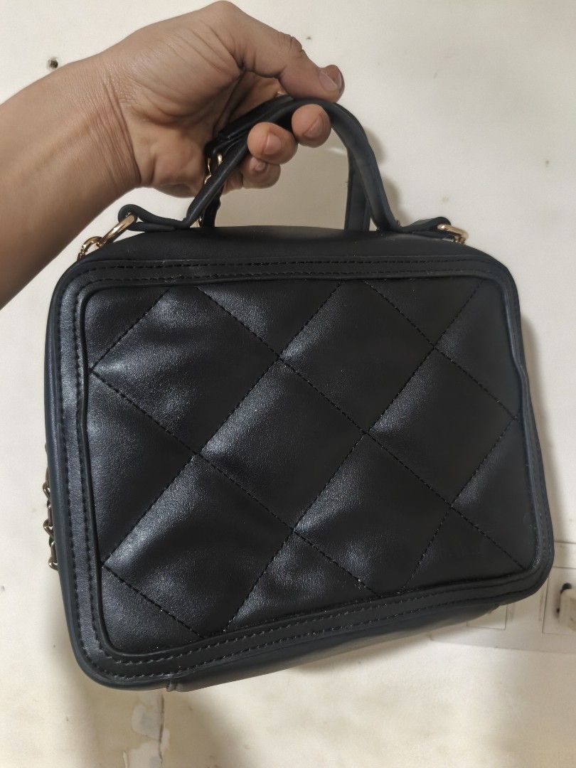 Rady japanese bag (Category: Cross-body Bags) located in Davao. Submitted by theluckyfind (Listing ID 1466564339, Image 2). Description: Rady japanese quality bag used-like new.