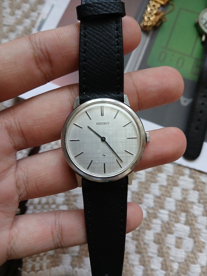 Rare SEIKO "Chariot" (Category: Luxury Watches) located in Tabaco. Submitted by igoys-watches (Listing ID 1466713739, Image 1). Description: ₱8,999 ONLY!!! (SHIPPED) FIXED 🤝 Rare SEIKO "Chariot", Manual-wind 🔍 Silver Linen Dial Vintage, 1974 Ref. No.: 2220-0180 Serial No.: 424165 ✅️Good Running Condition ✅️All Original Head ✅️In Great Condition ✅️Silver Linen Dial ✅️Slim-case 🤏 ✅️Vintage, 1974 ✅️Rare and Hard to Find ✅️Collector's Watch ✅️High
