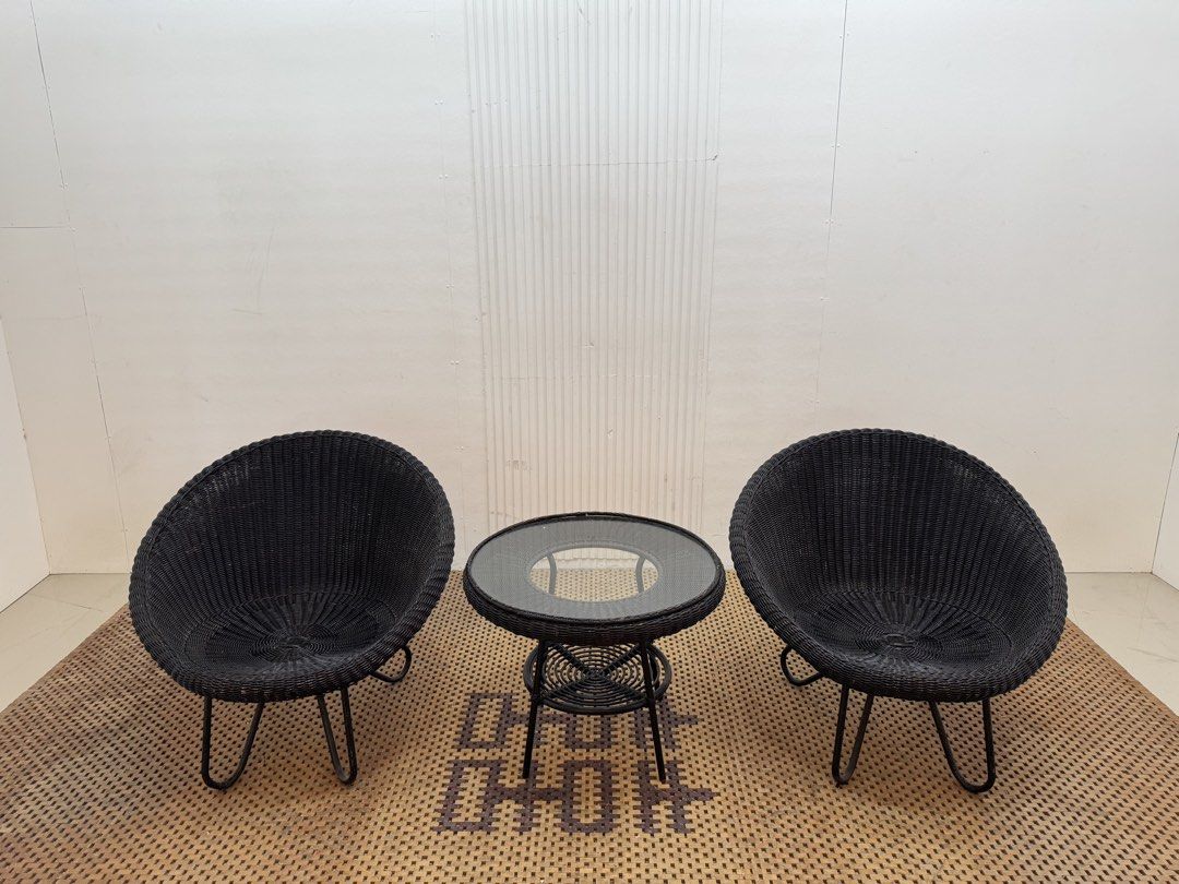 Rattan Lounge Set (Category: Tables & Sets) located in Quezon City. Submitted by matetdevis13 (Listing ID 1466727626, Image 2). Description: Black Wicker/Rattan Lounge Chair Set with Glass-Top Table Price: 10,500 Table: 24 x 19 Chair: L30 x W27 x H27/13 In good condition Code JMD52-M455.