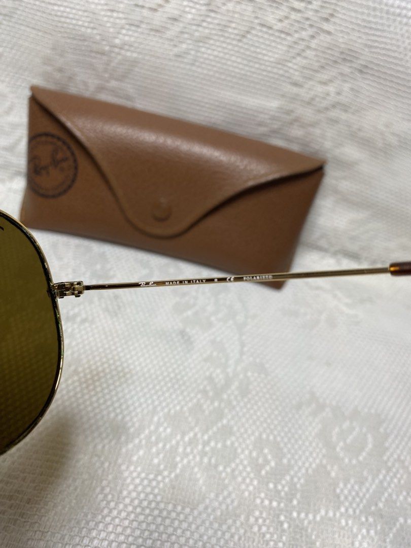Ray ban aviator classic (Category: Sunglasses & Eyewear) located in Angeles City. Submitted by noagrace (Listing ID 1466594317, Image 3). Description: Ray ban aviator classic sunglasses Gold tone frame Normal signs of use A little tarnished metal frame W/ the original case and cleaning cloth P4,800.