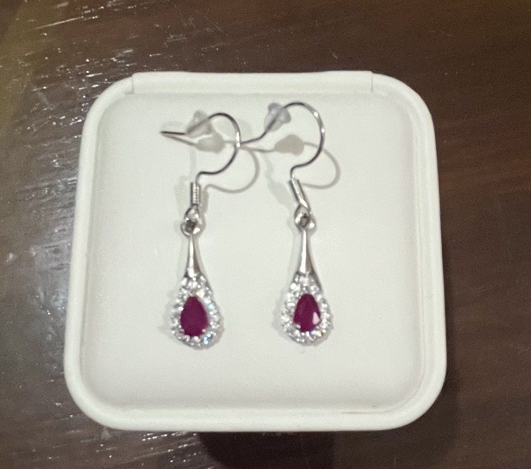 Real Ruby Dangling earrings/Titanium setting (Category: Earrings) located in Kalibo. Submitted by sunnysidegold (Listing ID 1466572221, Image 2). Description: Ruby dangling earrings with cz sidestone silicone lock titanium setting ,non tarnish MOP gcash/BPI.