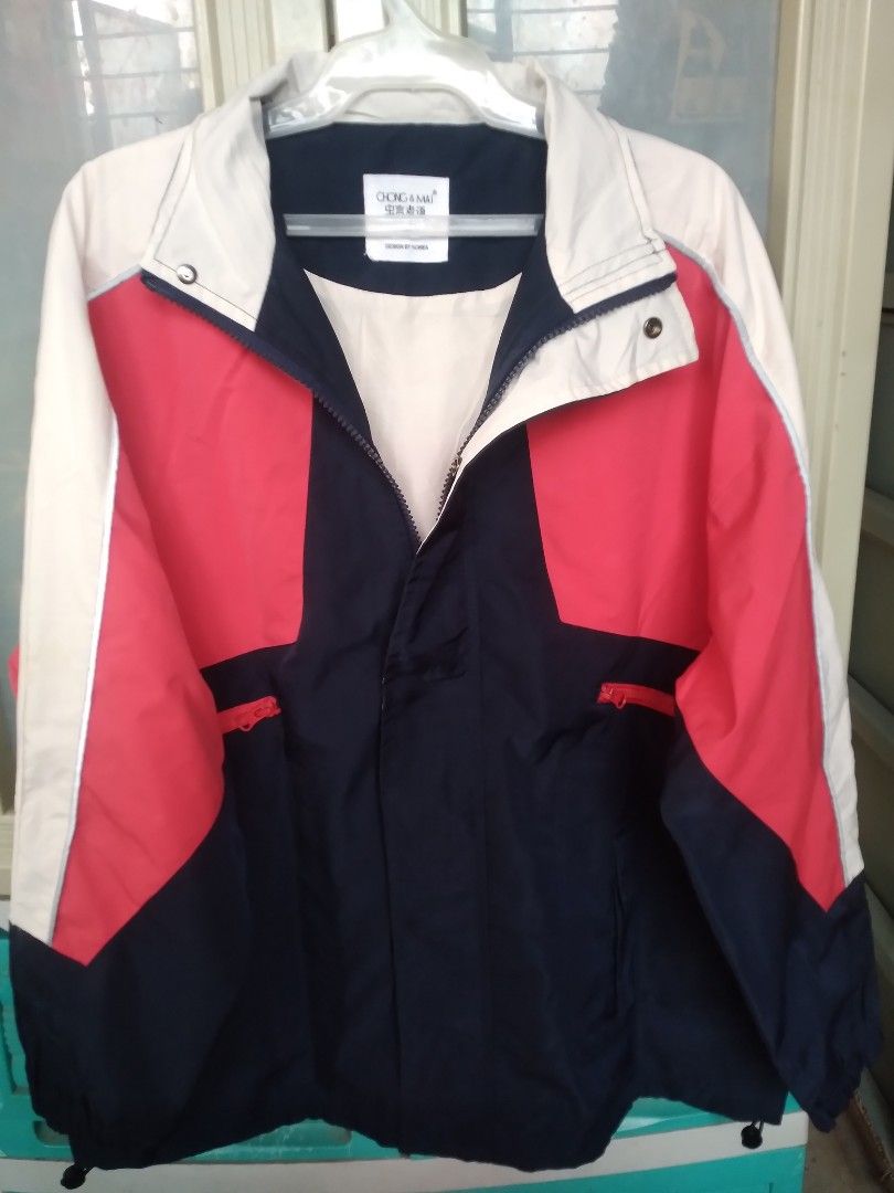 RED NAVY BLUE WHITE COLOR BLOCK REFLECTORIZED TRACK JACKET (Category: Coats, Jackets and Outerwear) located in Batangas. Submitted by designer.brands (Listing ID 1466565358, Image 1). Description: 💟 LIGHTWEIGHT 💟 REFLECTORIZED 💟 9/10 COLOR RATE 💟 DIMES: WIDTH - 22 ½ INCHES LENGTH - 25 INCHES 💟 ISSUE: SEE THE LAST PHOTO 💟 RFS: DECLUTTERING.
