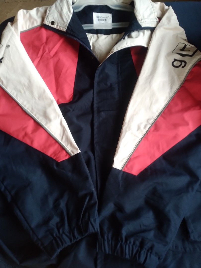 RED NAVY BLUE WHITE COLOR BLOCK REFLECTORIZED TRACK JACKET (Category: Coats, Jackets and Outerwear) located in Batangas. Submitted by designer.brands (Listing ID 1466565358, Image 3). Description: 💟 LIGHTWEIGHT 💟 REFLECTORIZED 💟 9/10 COLOR RATE 💟 DIMES: WIDTH - 22 ½ INCHES LENGTH - 25 INCHES 💟 ISSUE: SEE THE LAST PHOTO 💟 RFS: DECLUTTERING.