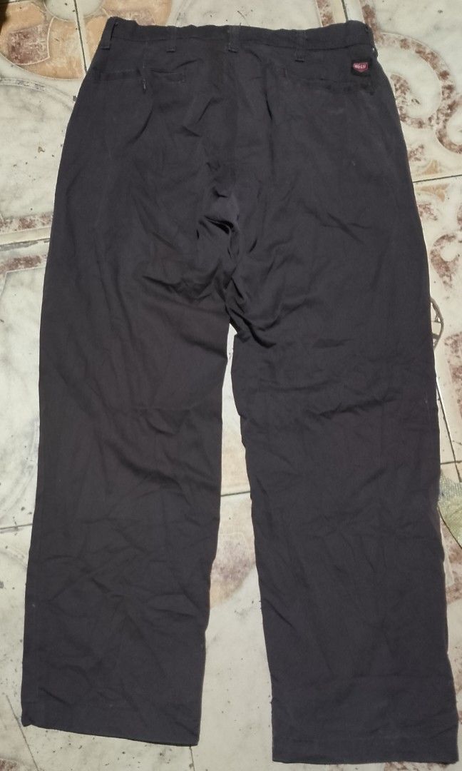 Redkap brown pants (Category: Activewear) located in Baguio. Submitted by ukay.kayuhjan (Listing ID 1466768814, Image 3). Description: redkap brown pants 32waist 38length 180₱.