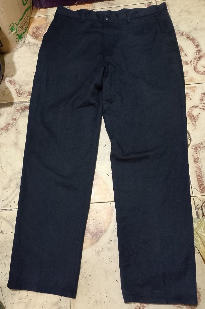 Redkap pants (Category: Activewear) located in Baguio. Submitted by ukay.kayuhjan (Listing ID 1466768543, Image 3). Description: redkap pants 32-34waist 37length 220₱.