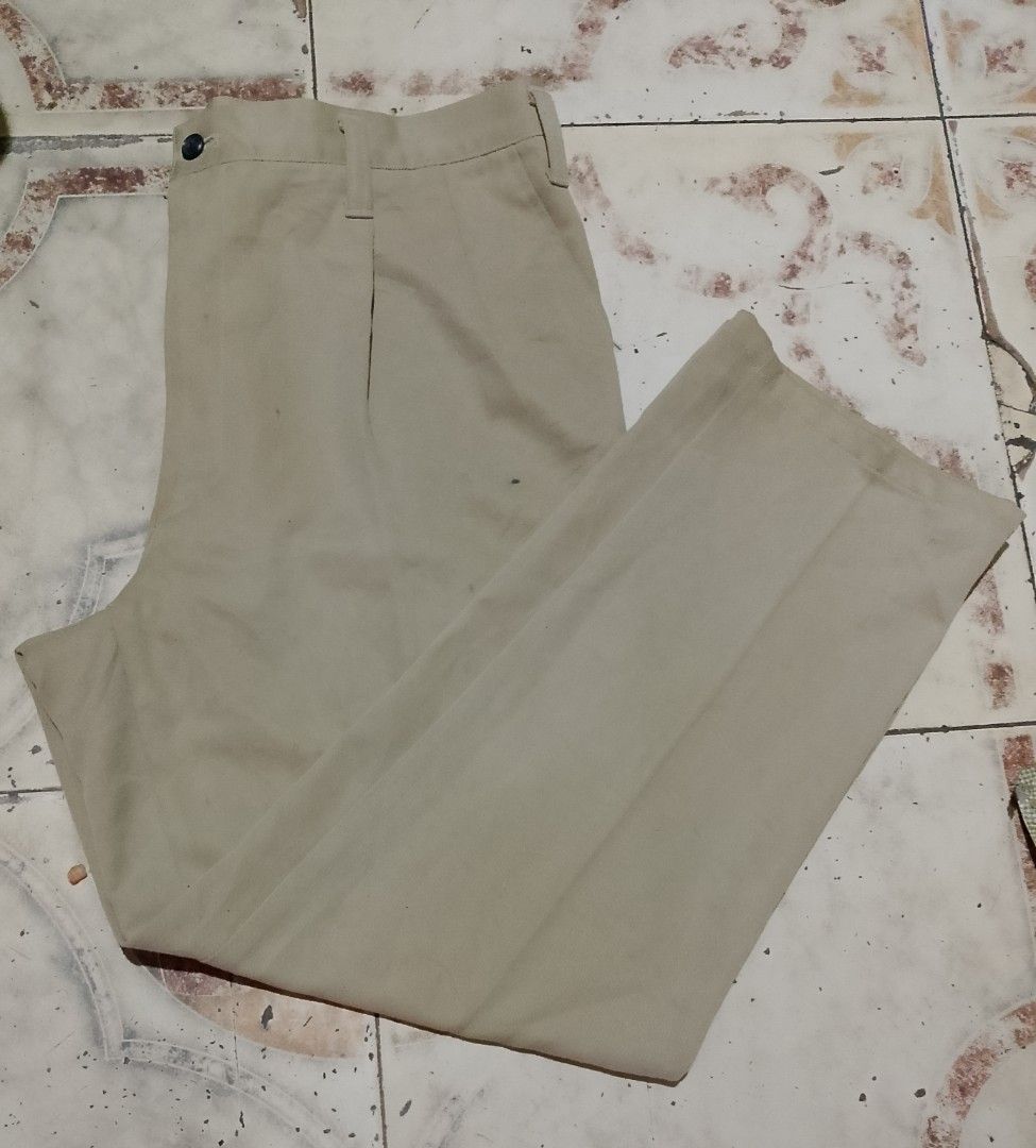 Redkap pants (Category: Chinos) located in Baguio. Submitted by ukay.kayuhjan (Listing ID 1466768576, Image 2). Description: redkap khakipants 32-34waist 38length 220₱.