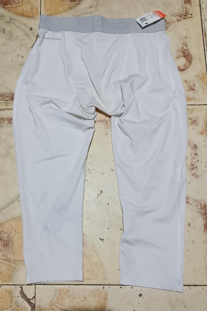 Reebok tights (Category: Activewear) located in Baguio. Submitted by ukay.kayuhjan (Listing ID 1466768846, Image 3). Description: reebok tights 29-30waist 25length excellent 220₱.