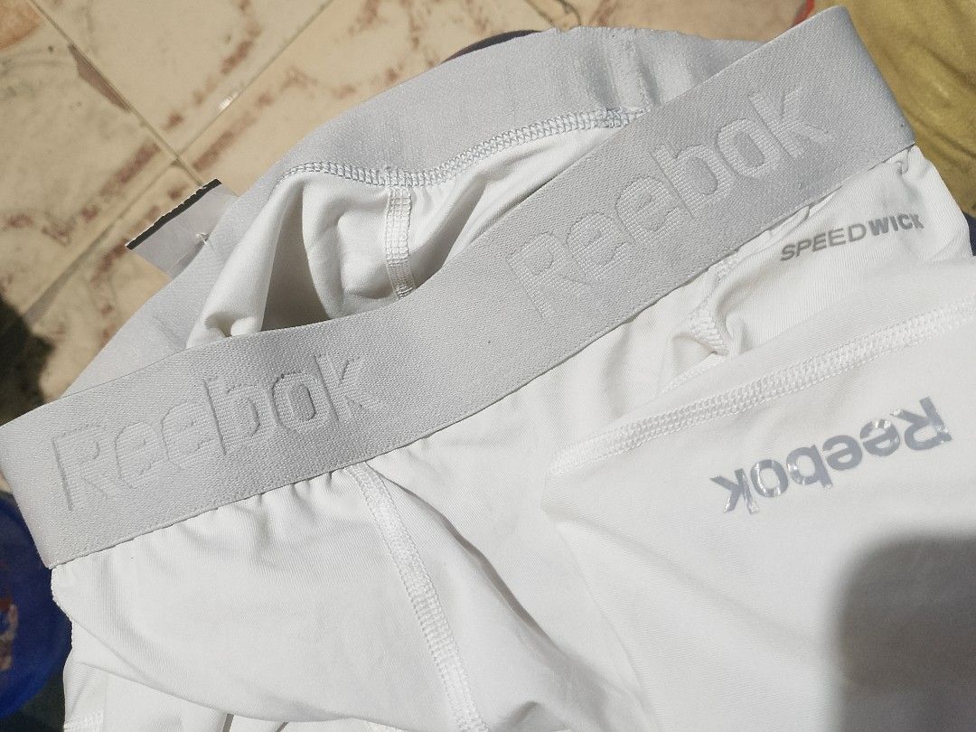 Reebok tights (Category: Activewear) located in Baguio. Submitted by ukay.kayuhjan (Listing ID 1466768846, Image 2). Description: reebok tights 29-30waist 25length excellent 220₱.