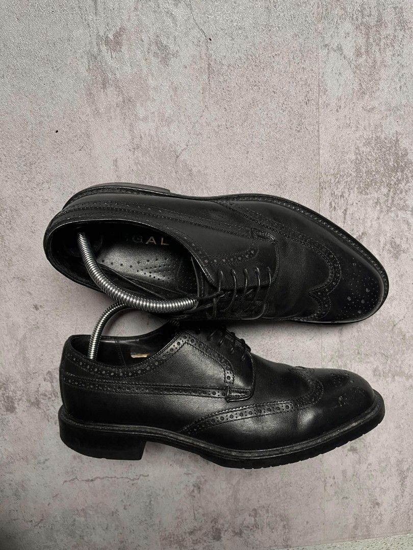 Regal Leather Wingtip (Category: Casual Shoes) located in Manila. Submitted by _thrift_time (Listing ID 1466622666, Image 2). Description: Thrifted Excellent condition Quality color rate No issue.