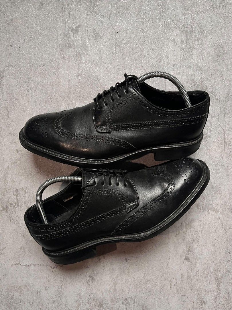 Regal Leather Wingtip (Category: Casual Shoes) located in Manila. Submitted by _thrift_time (Listing ID 1466622666, Image 3). Description: Thrifted Excellent condition Quality color rate No issue.