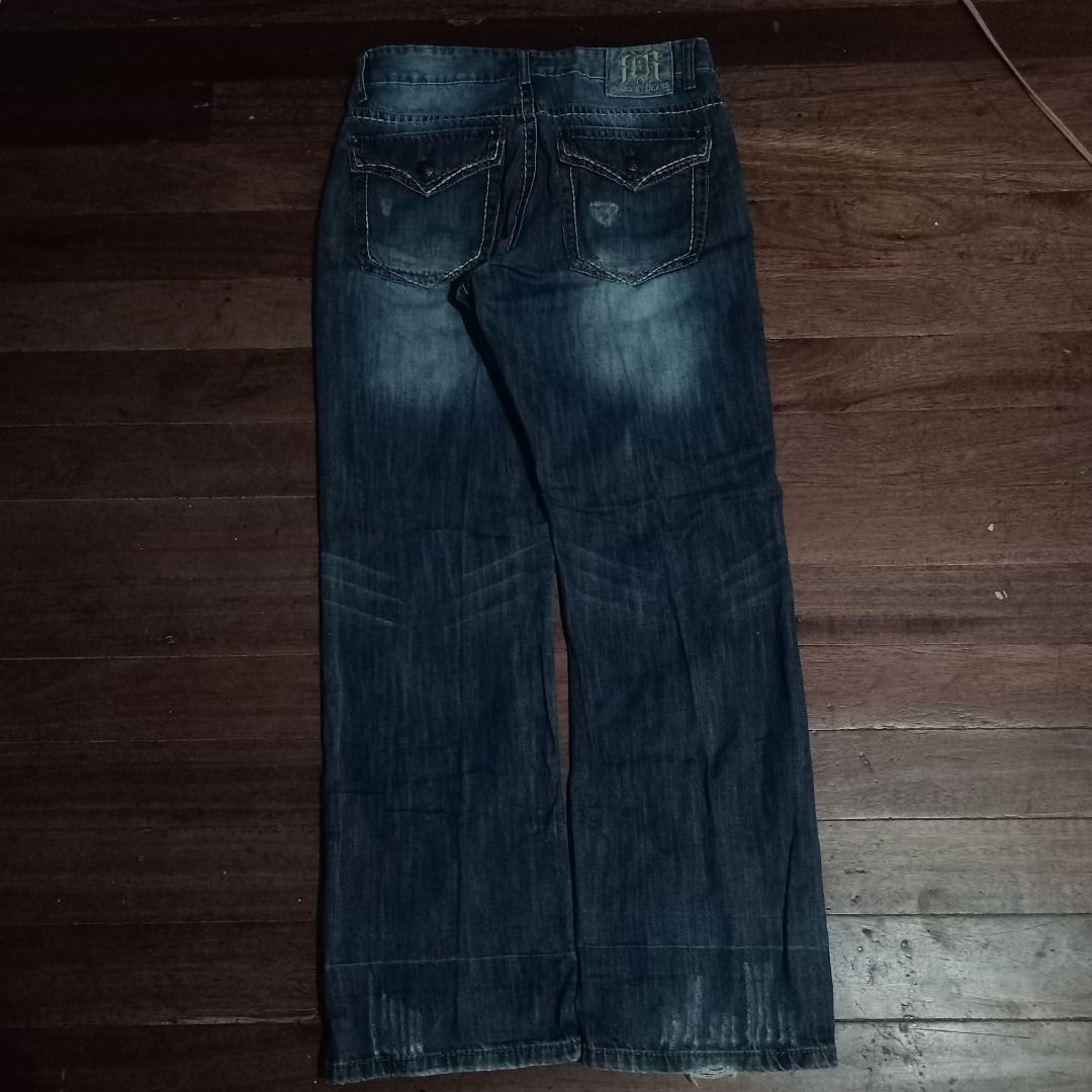 Request Jeans Denim Pants Size 32x32 Y2K Flap Pockets (Category: Jeans) located in Cavite. Submitted by kurtgg.what (Listing ID 1466689447, Image 2). Description: Great condition, zipper working. Courier: J&T / Lalamove - Size: 32x32 (tag inside waistband) - Color/Wash: Dark wash blue with slight whiskering on thighs - Fit: Straight leg - Details: Heavy contrast stitching throughout - Closure: Metal button fly - Pockets: Flap back pockets with bu