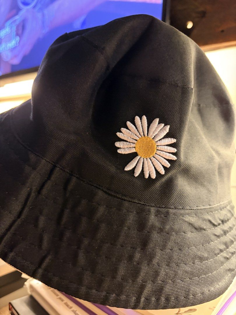 Reversible Daisy Embroidered Bucket Hat Black Beige (Category: Hats & Beanies) located in Quezon City. Submitted by makingroomfinds (Listing ID 1466578255, Image 1). Description: 🌸 Reversible bucket hat (Black on one side, Beige on the other) 🌸Cute embroidered daisy on both sides 🌸100% soft cotton, easy to fold and pack into your bag 🌸One size fits most standard head sizes.