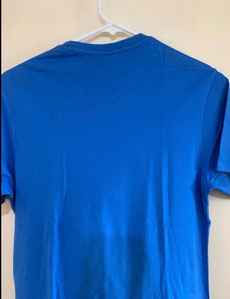 Ripcurl Tshirt Unisex (Category: Tshirts & Polo Shirts ) located in Valenzuela. Submitted by clickandshoppreloved (Listing ID 1466627877, Image 2). Description: Ripcurl Tshirt Mens/Womens Original Good As New XS Ontag, (25L x 16W) Fits Small Mens/S-M Womens Issue: With Small hole sa likod na dihalata.