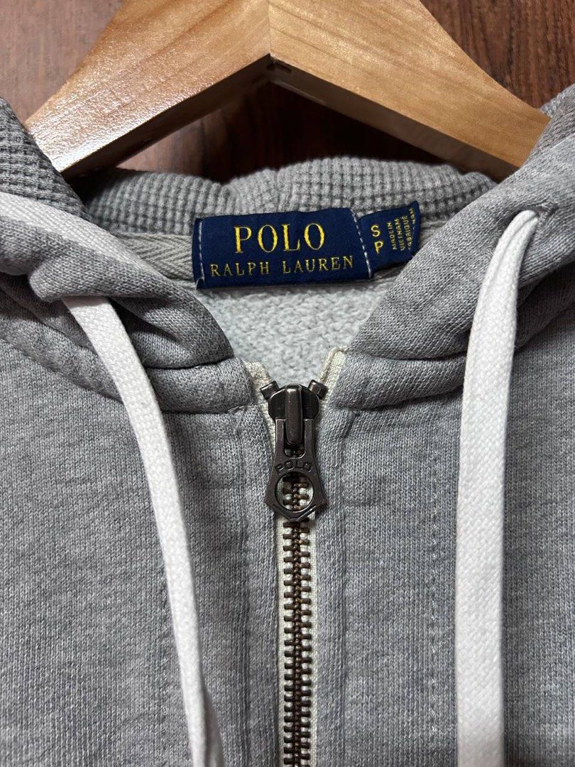 RL HOODIE (Category: Coats, Jackets and Outerwear) located in Manila. Submitted by curfewrhrift (Listing ID 1466727468, Image 2). Description: RL HOODIE(Authentic) As New condition 21.5x25 No issue!! 📍TAGUIG LB Can do vc Blueapp:Seven dy.