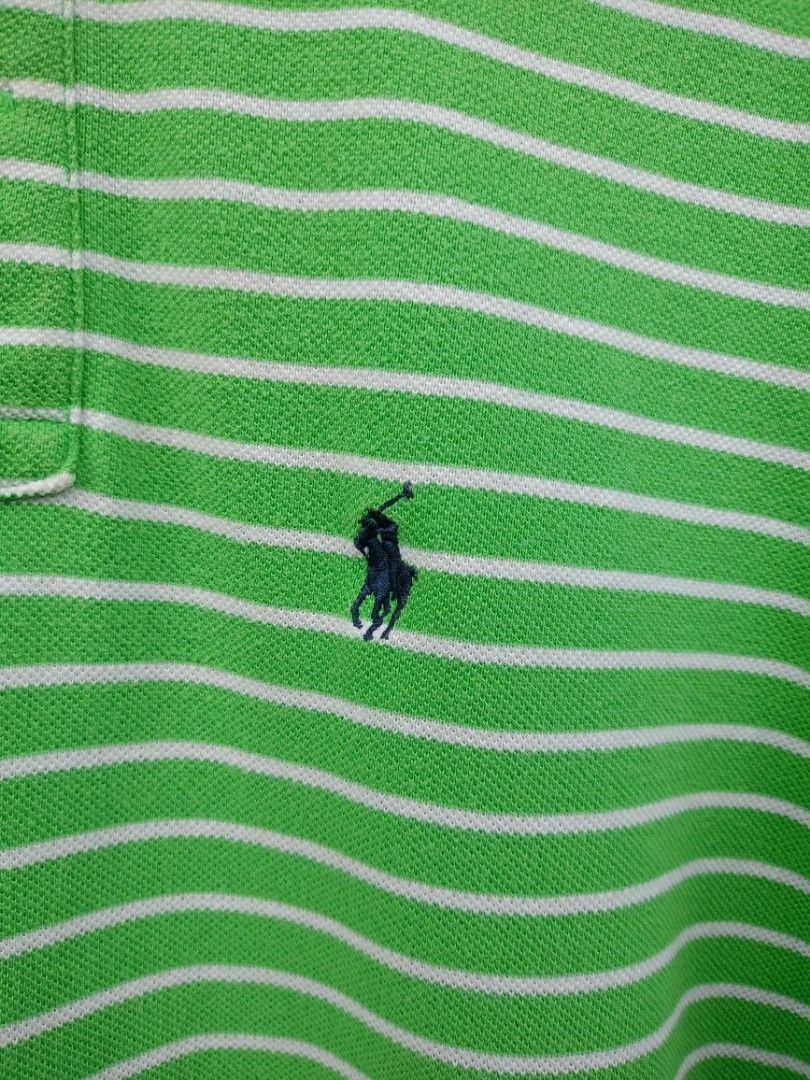 "RL Polo White/Green Stripes (Category: Tshirts & Polo Shirts ) located in Manila. Submitted by robco (Listing ID 1466565077, Image 3). Description: "RL Polo White/Green Stripes" Length in front - 29 In back - 30 Width - 19.5 Size - L Color rate - 8.7/10 Excellent Condition Issue - Side ventilation MINE - 200 #ukayukay #ukayukayphilippines #bidding #ralphlaurenpoloshirt.