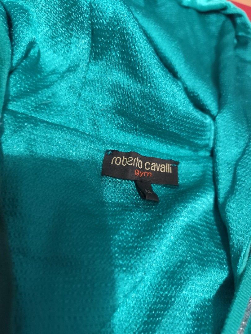 Roberto Cavalli Gym (Category: Luxury Apparel) located in Manila. Submitted by buyybustt (Listing ID 1466714823, Image 3). Description: rush photos ill dm you complete details upon inquiry.