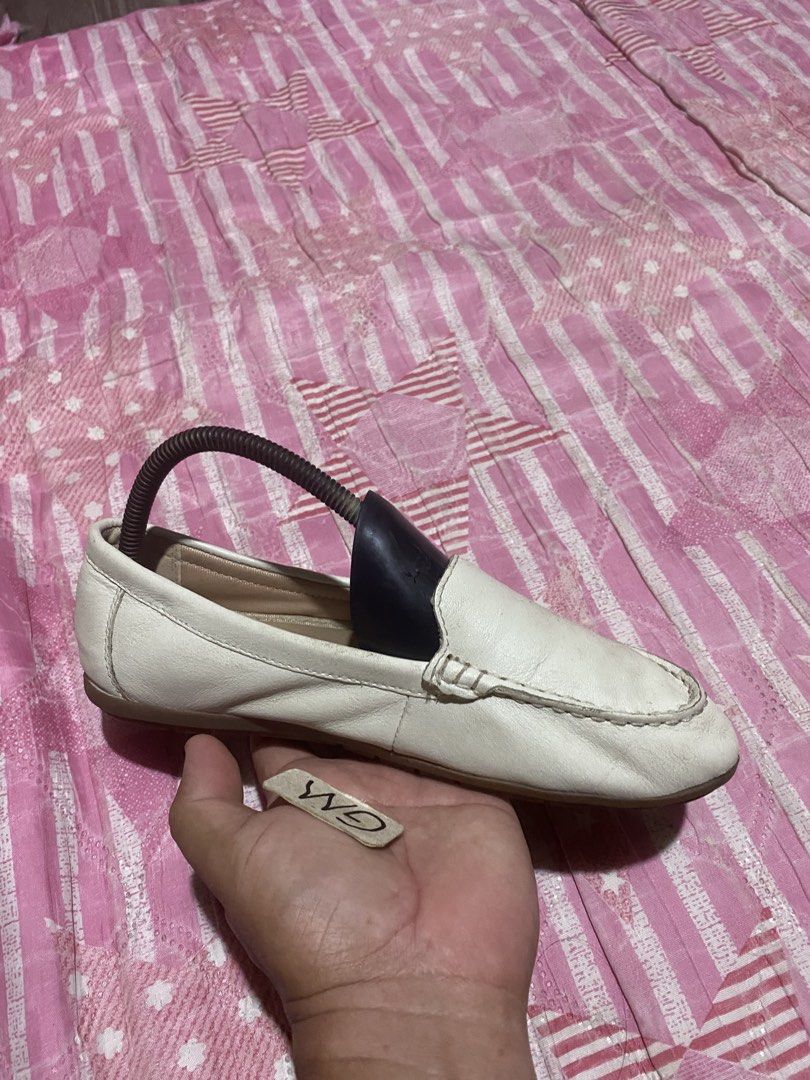 Rockport Demisa II Plain (Category: Loafers) located in Cebu City. Submitted by freemoon.b85e0c (Listing ID 1466607211, Image 2). Description: Rockport Demisa II Plain Legit/2nd hand Size 6.5 us/4 uk/37 euro/23.5 cm Price 780 plus sf Good condition.