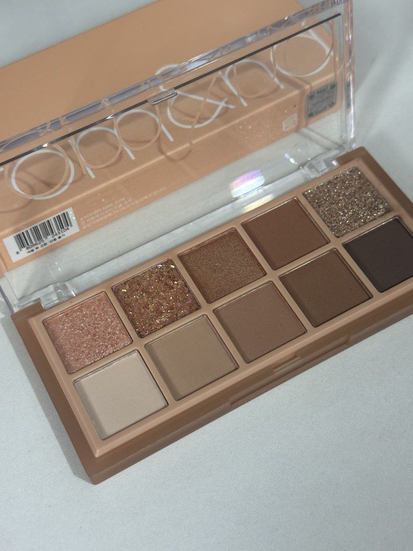 Rom&nd Better Than Palette Shadow (Category: Makeup) located in Manila. Submitted by rhirhi.21 (Listing ID 1466616249, Image 2). Description: - Brand: Rom&nd - Type: 10-shade eyeshadow palette featuring versatile neutral browns, buttery mattes, and dazzling glitters - Condition: Brand new, unused - Packaging: Comes complete with original outer paper packaging.