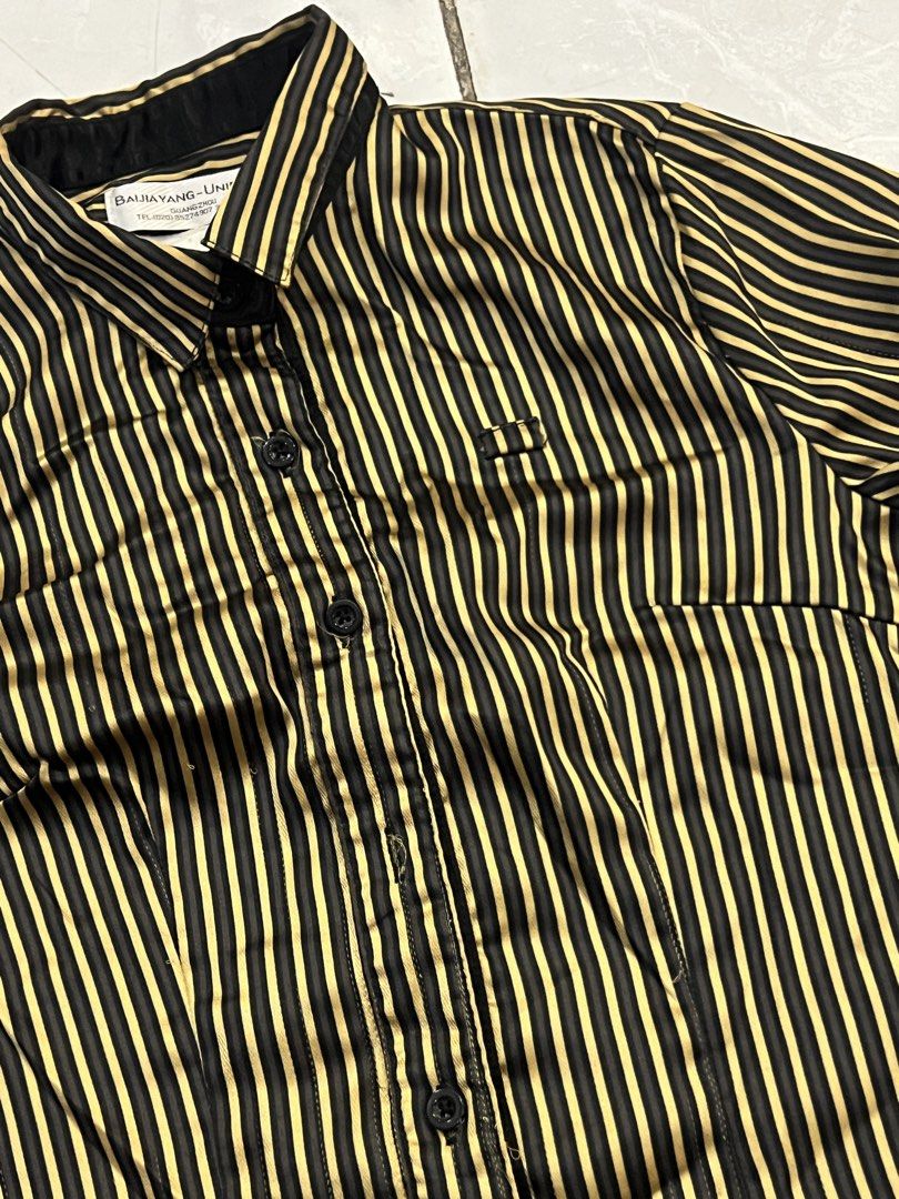 S - Black and Gold longsleeves (Category: Longsleeves) located in San Pedro. Submitted by preloved_clothessale (Listing ID 1466702663, Image 2). Description: .