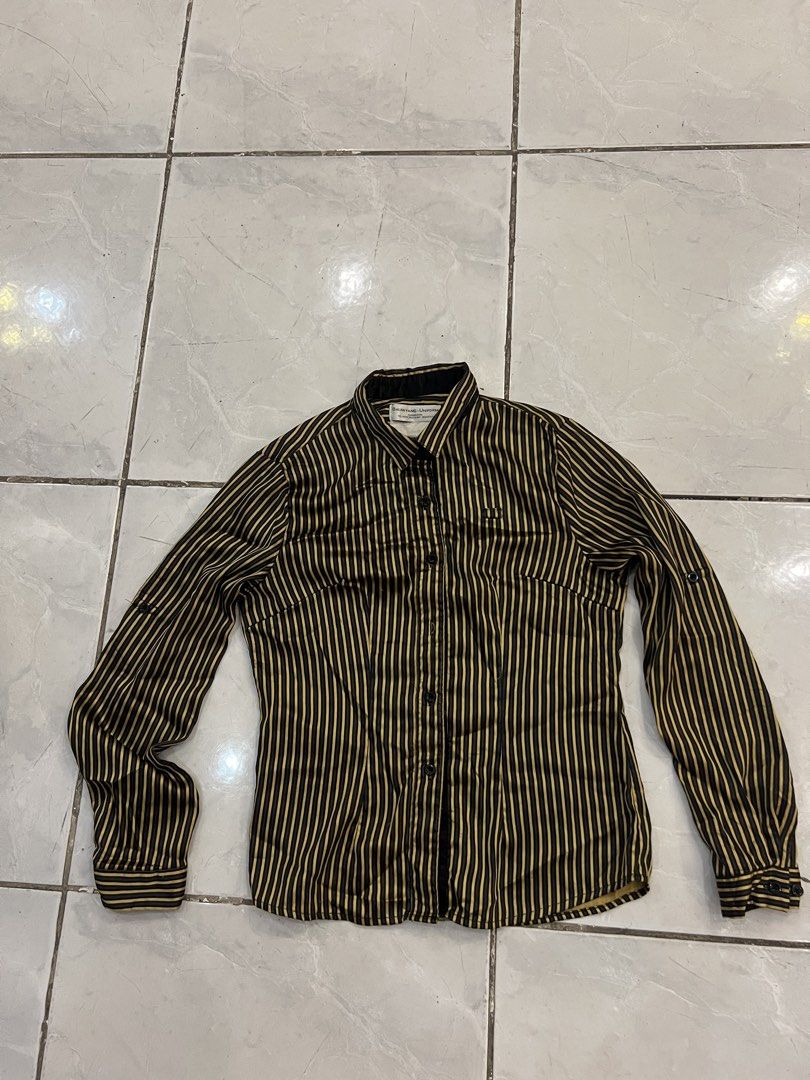 S - Black and Gold longsleeves (Category: Longsleeves) located in San Pedro. Submitted by preloved_clothessale (Listing ID 1466702663, Image 1). Description: .