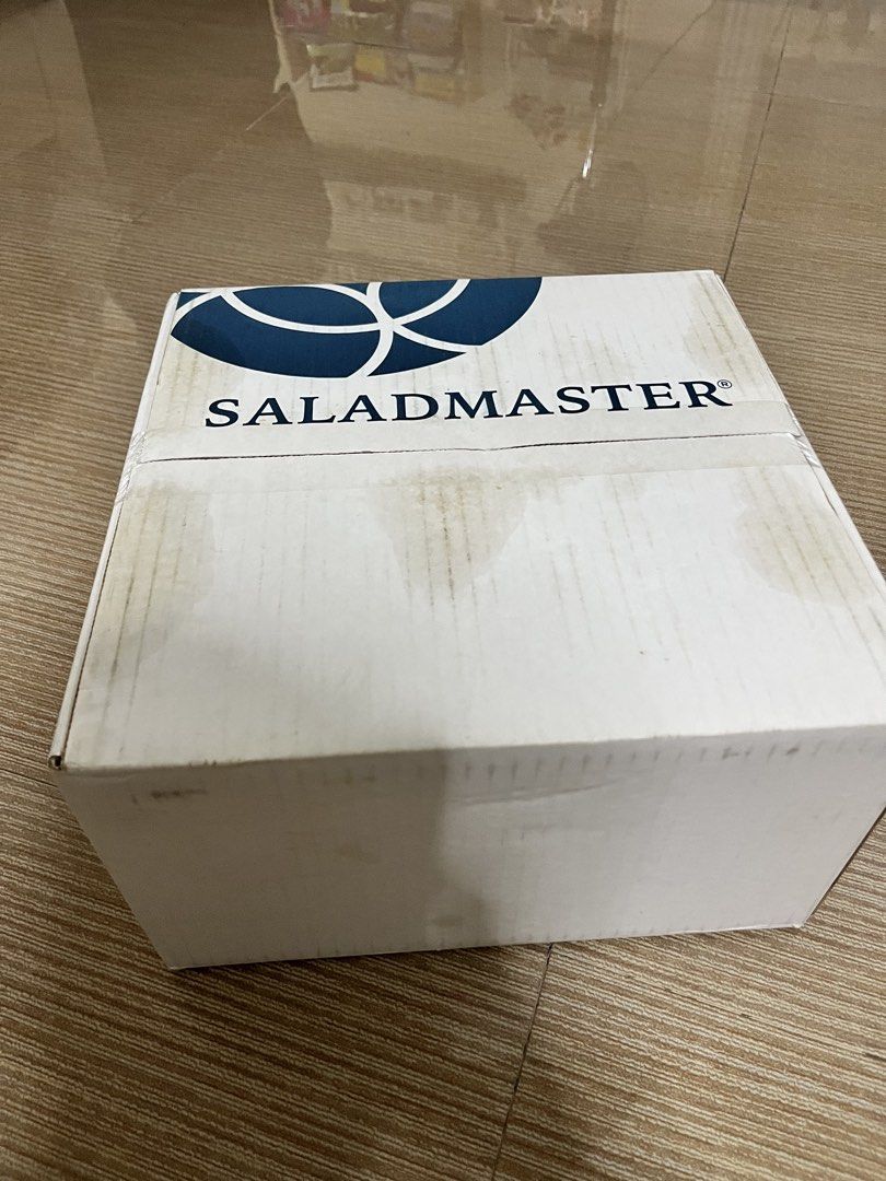 Saladmaster 9 qt roaster with cover (Category: Cookware & Accessories) located in Pasay City. Submitted by thejunkclosetph (Listing ID 1466687844, Image 3). Description: Saladmaster 9 qt roaster with cover Brand new.