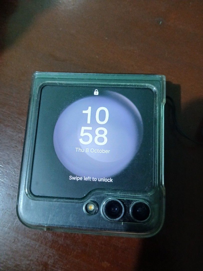 Samsung Flip 5 (Category: Samsung) located in Mandaluyong City. Submitted by wisefish_e2d856 (Listing ID 1466725080, Image 1). Description: Selling My Flip5. Main screen touch not working. .