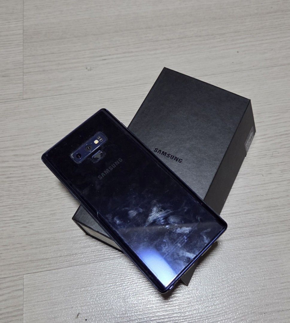 Samsung Galaxy Note 9 128GB (Category: Samsung) located in Manila. Submitted by theassortedhouse (Listing ID 1466707231, Image 2). Description: Samsung Galaxy Note 9 128GB I've used it daily for the past few years so its not in the best condition as seen on the photos. Comes with box only, and has gel type screen protector installed. Smart locked Aside from what's seen in the photos, the main camera doesn't auto focus sometimes. Other than those 