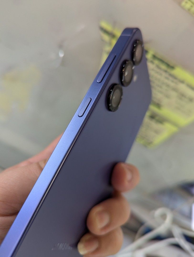Samsung S24 plus 256gb (Category: Samsung) located in Manila. Submitted by doonaught (Listing ID 1466655945, Image 3). Description: super smooth 256gb no issue no repair openline with charger ntc sealed firm 19,995.00 fairview only.