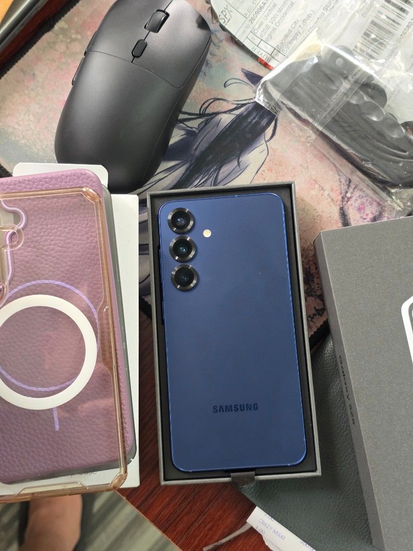 Samsung S25 (Category: Samsung) located in Caloocan City. Submitted by newfish_9102b2 (Listing ID 1466713554, Image 2). Description: 12/256 excellent condition local unit NTC Dual Sim not used for gaming casual daily use protected since day 1 complete with box freebies screen protectors original samsung charger and original unused cord price is fixed really excellent phone for the price.