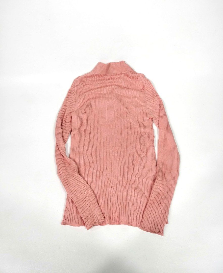 Sandro Paris Pink Ribbed Knit Cardigan (Category: Coats, Jackets and Outerwear) located in Manila. Submitted by naphthrift (Listing ID 1466577242, Image 1). Description: Sandro Paris Knit Pech Color Condition : Verygood Size : 3 Dimension 👇 Chest : 15-23 Lenght : 24 Shoulder : 12-17 Sleeve : 22 📌 - Brand: Sandro Paris - Color: Pink - Size: LT (Paris label) - Material: Soft knit with fine vertical ribbing - Style: V-neck with branded white butto